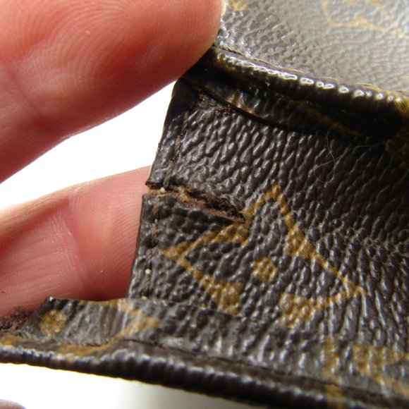 Louis Vuitton Zip Toiletry Bag Signature Canvas - Fair Condition - Picture 10 of 11